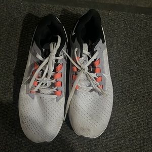 Nike tennis shoes in very good condition